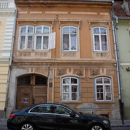 Apartamentul 16 דירה *