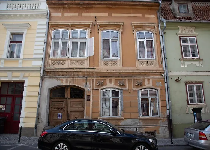 Apartamentul 16 Apartment *